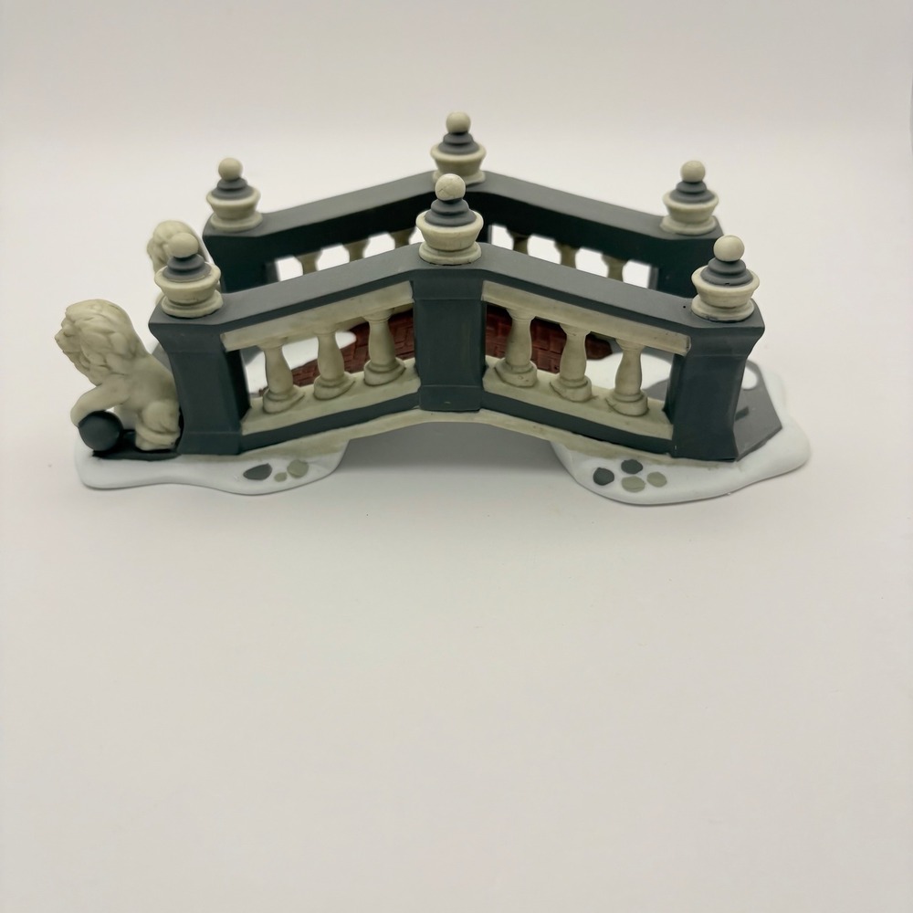 Dept 56 Heritage Village Lionhead Bridge Grey Snow Accessory 5864-5